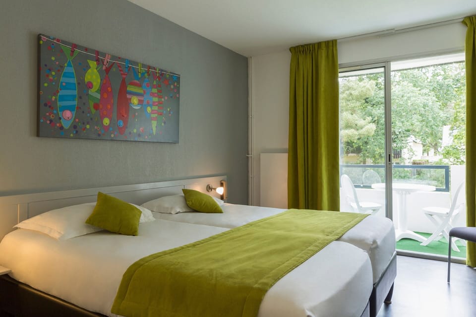 Superior Twin Room | Minibar, iron/ironing board, free WiFi