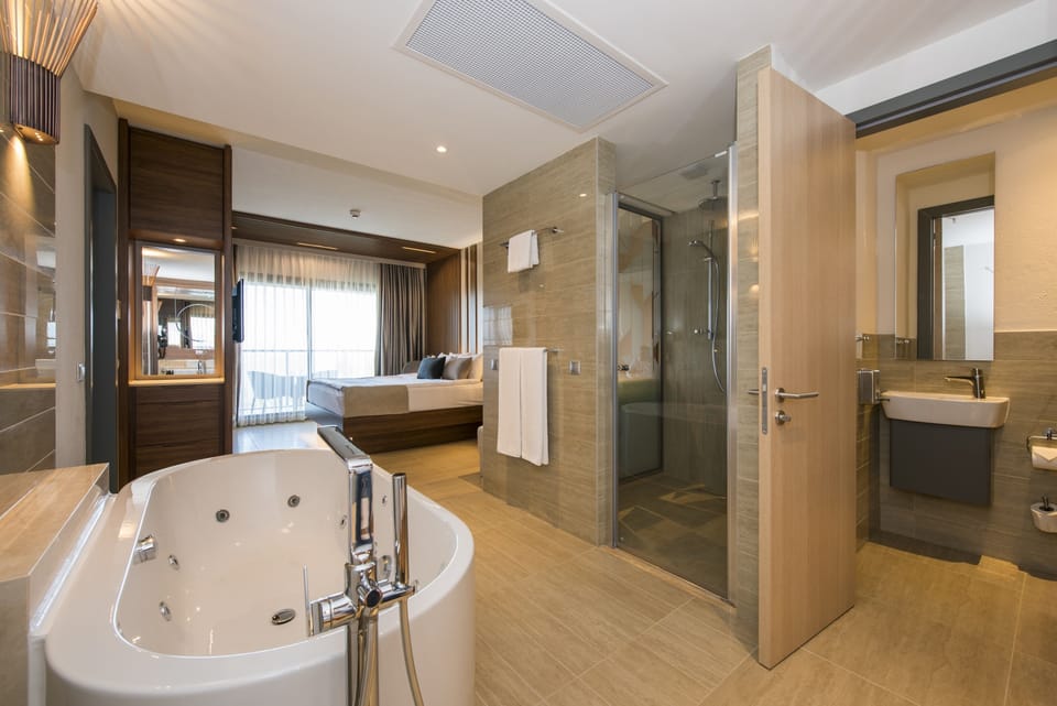 1 bedroom, minibar (some free items), in-room safe, desk