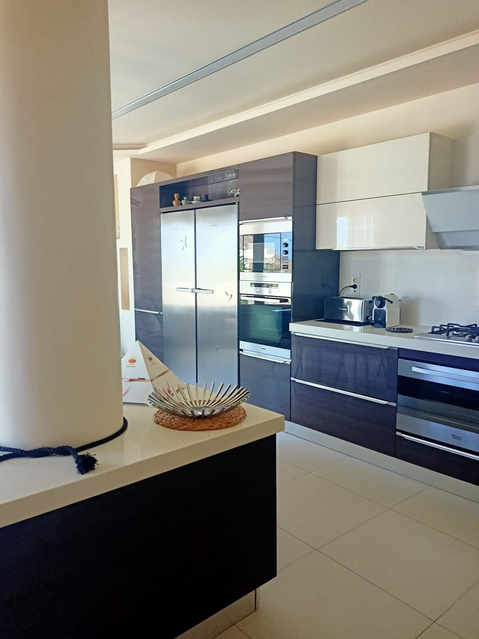 Mini-fridge, microwave, oven, stovetop