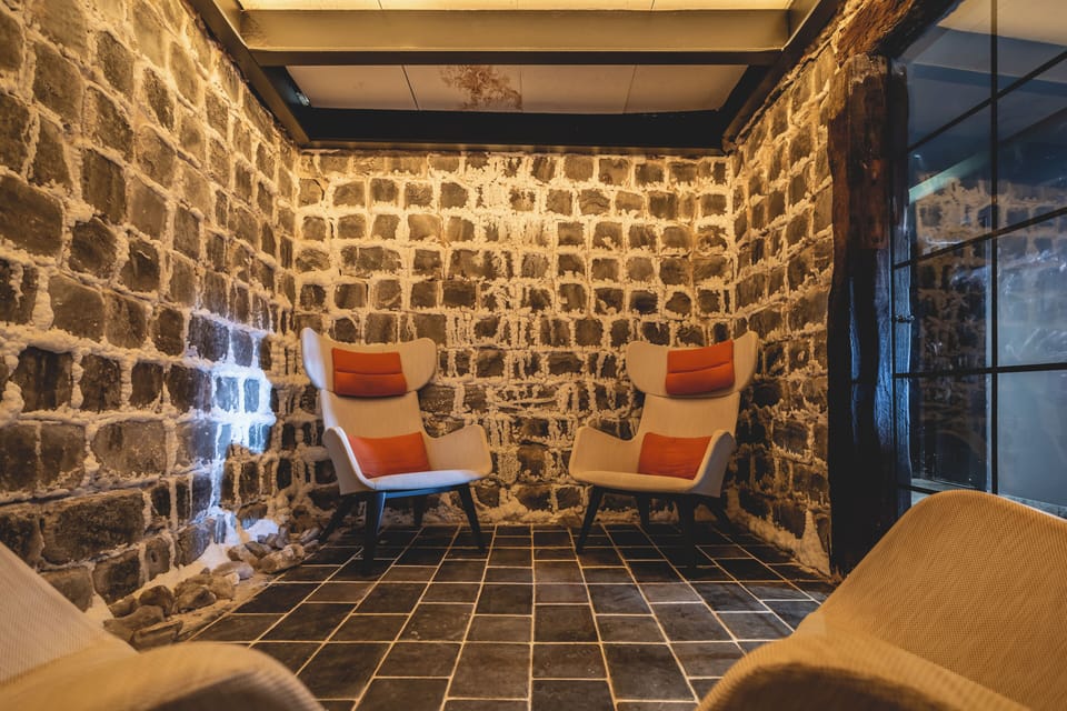 Couples treatment rooms, body treatments, aromatherapy