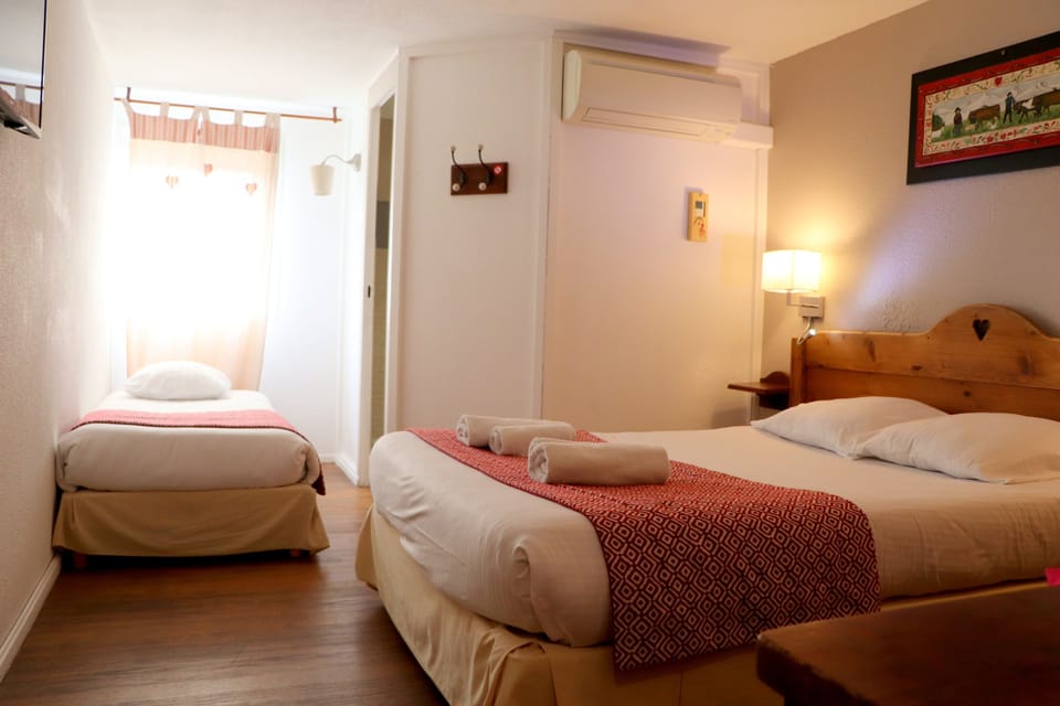 In-room safe, desk, blackout drapes, soundproofing