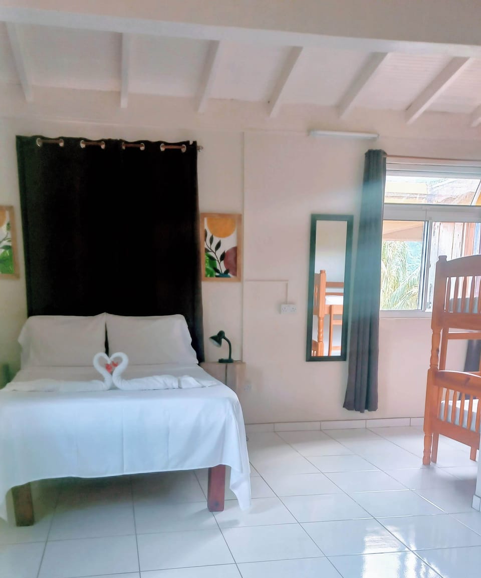 Standard Room, Mountain View | Bed sheets