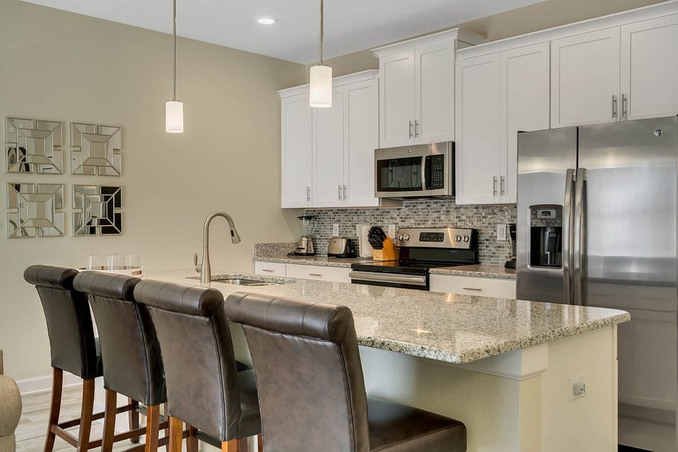 Full kitchen