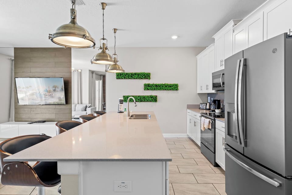 Fully-equipped kitchen