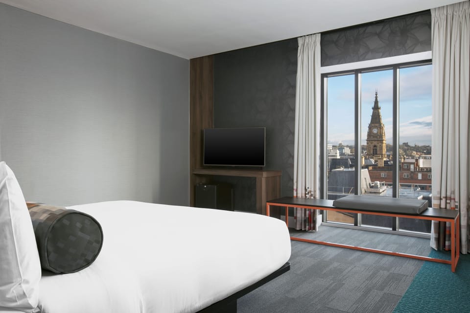 Premium bedding, in-room safe, desk, iron/ironing board