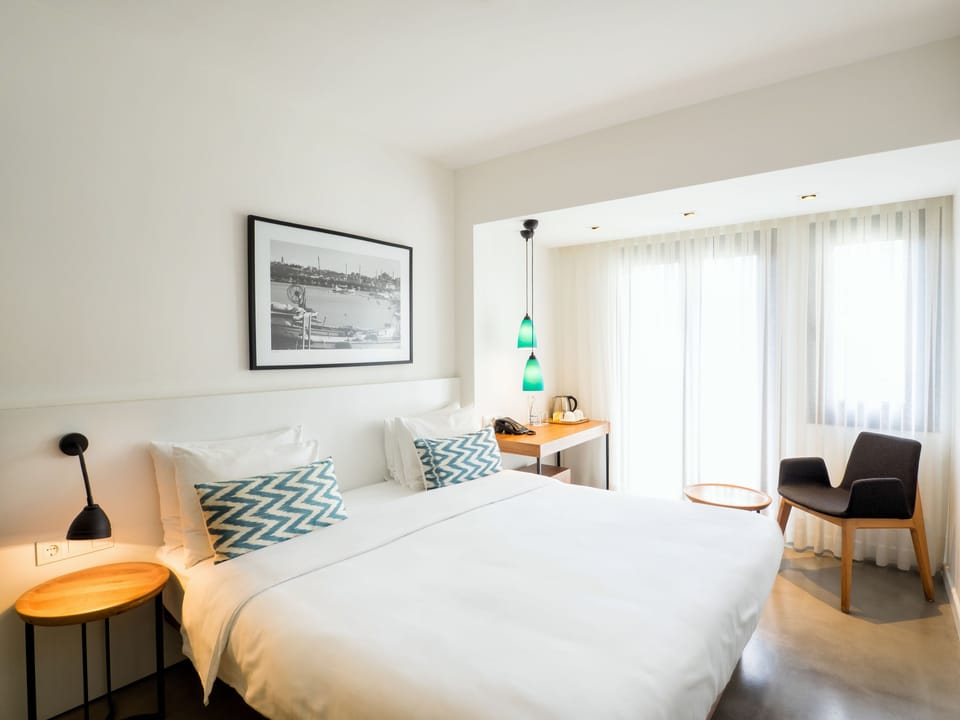 Superior Double or Twin Room | Minibar, in-room safe, soundproofing, iron/ironing board