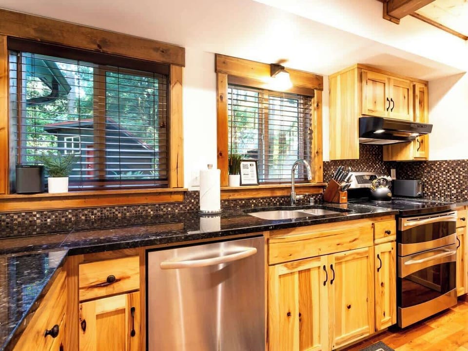Enjoy cooking up masterpieces in a fully stocked kitchen with new stainless steel appliances and a pantry perfect for storing extra goodies. 