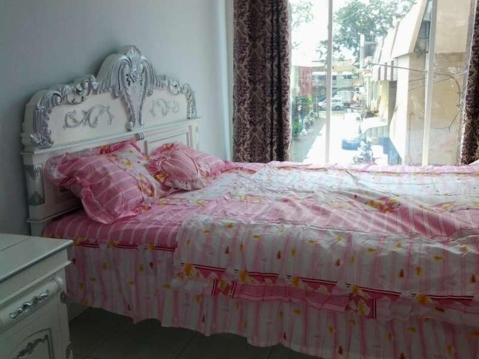 Basic Double Room | Iron/ironing board, free WiFi, bed sheets