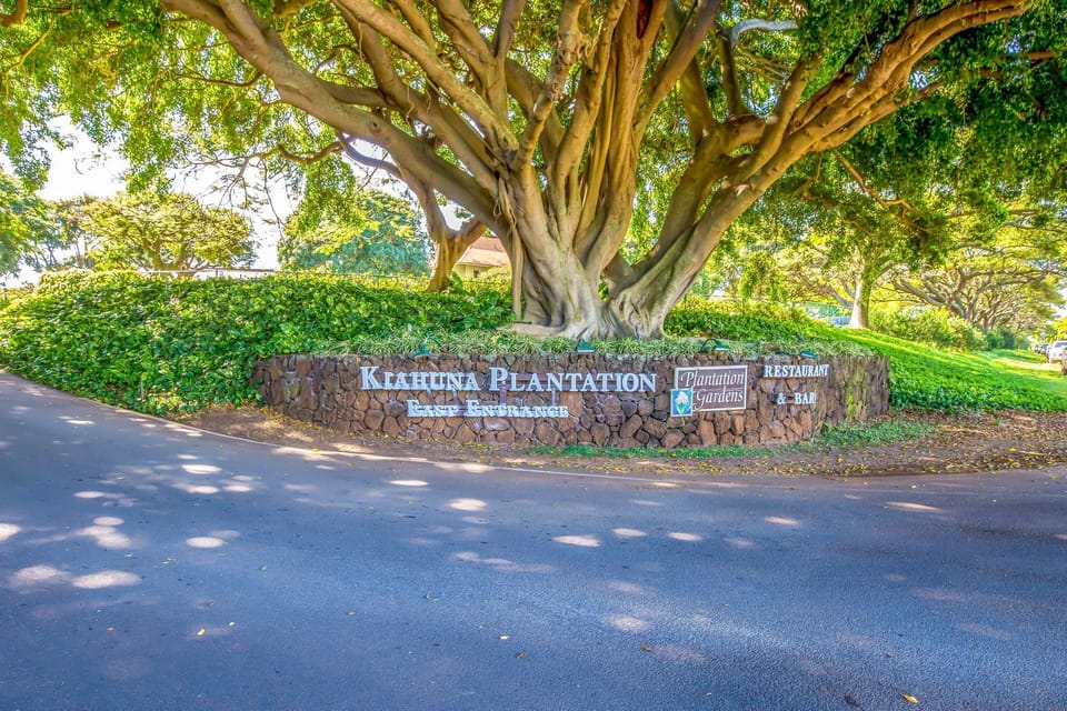 Entrance to the Kiahuana Plantation