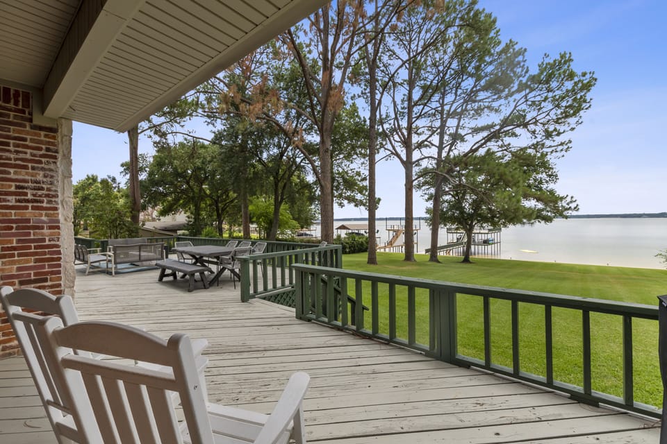 Both downstairs bedrooms has private doors to back patio. 