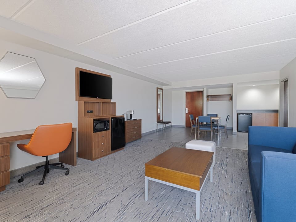 Suite, 1 King Bed | Desk, laptop workspace, iron/ironing board, cribs (surcharge)