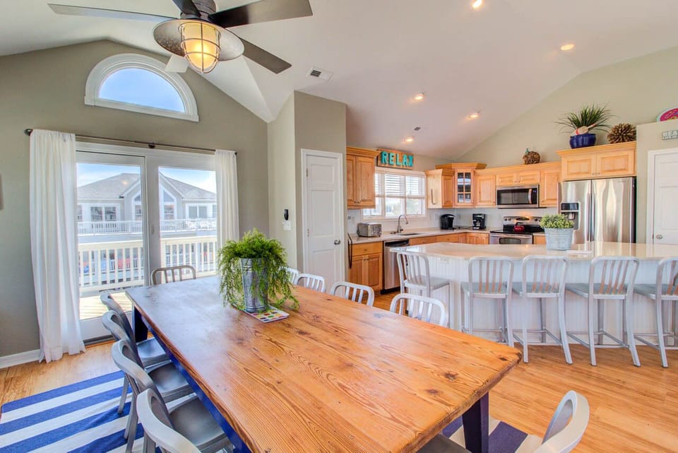 Good Humor House - Dining Area