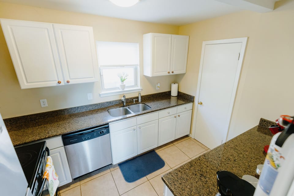 Kitchen shot 2