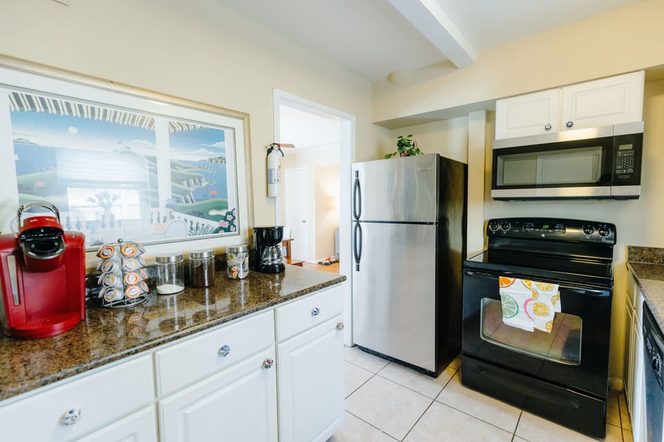 Kitchen shot 3