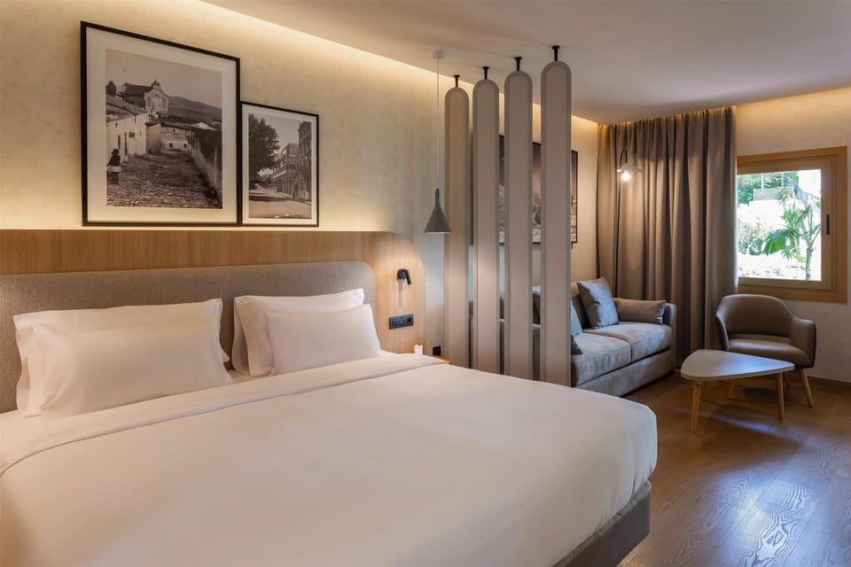 Minibar, in-room safe, desk, blackout drapes