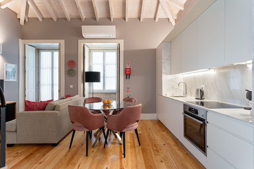 Deluxe Duplex, Mezzanine | Living area