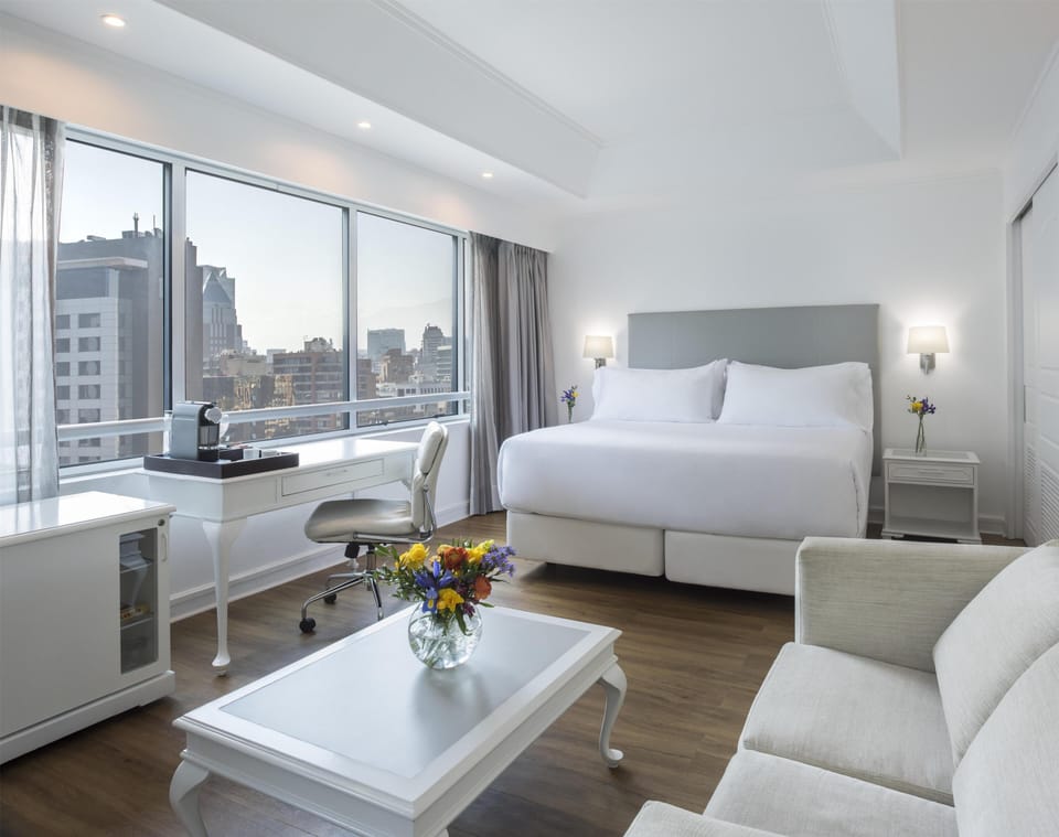 Frette Italian sheets, premium bedding, pillowtop beds, minibar