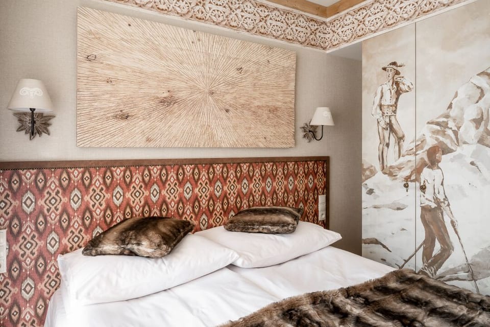 Executive Suite | Laptop workspace, blackout drapes, cribs/infant beds, free WiFi