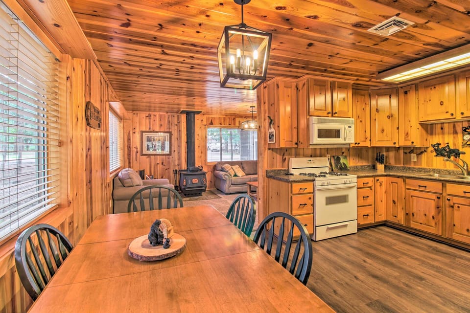 Dining Area | Dishware & Flatware