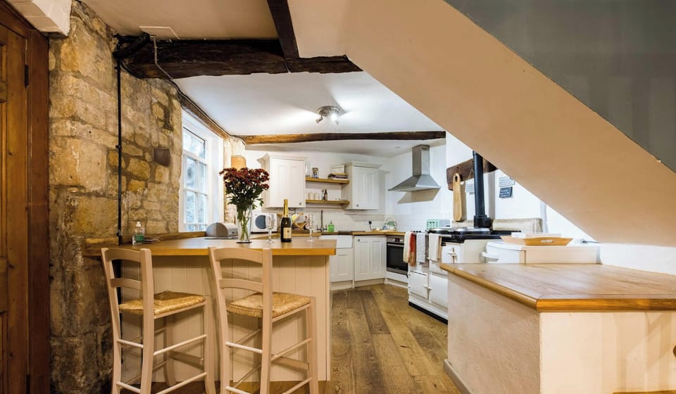 Kitchen breakfast bar