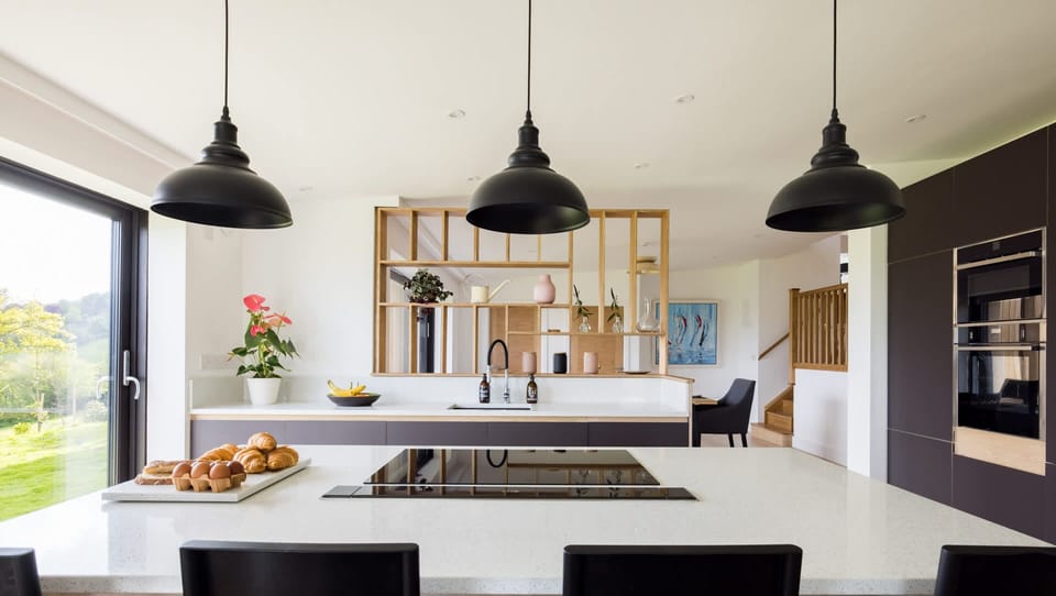 Kitchen breakfast bar