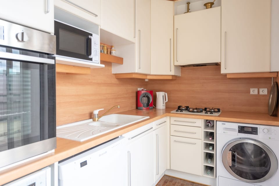 Kitchen is fully equipped