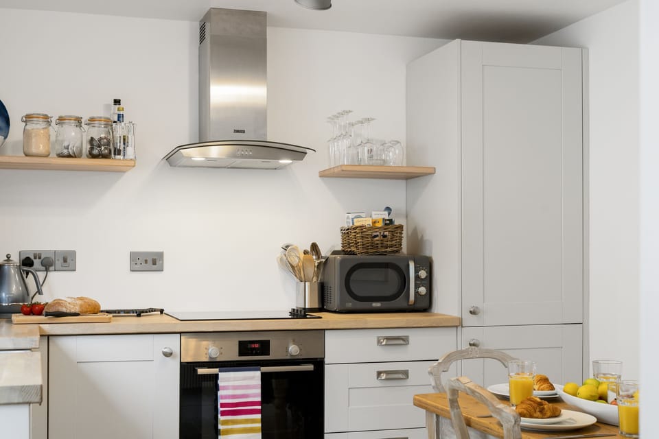 Jade Cottage, St Agnes. Ground floor: Cook up a feast in this modern kitchen