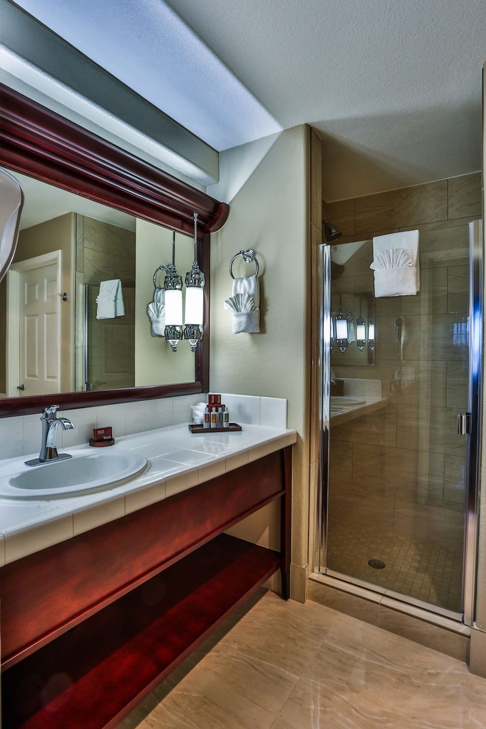 Separate tub and shower, free toiletries, hair dryer, towels