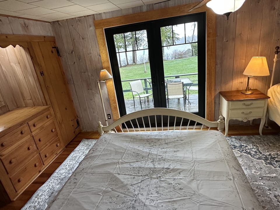 Enjoy your lake view from bed on a leisurely morning. 
