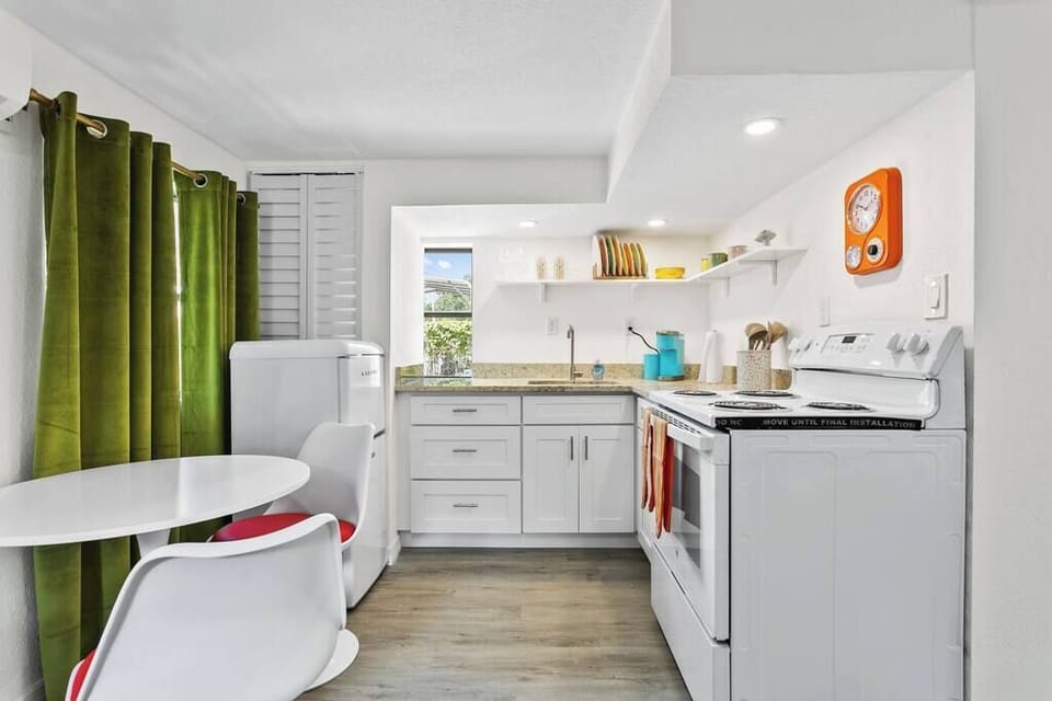 From pancakes to pasta. Make every meal a 70s themed celebration in this colorful, cozy kitchen