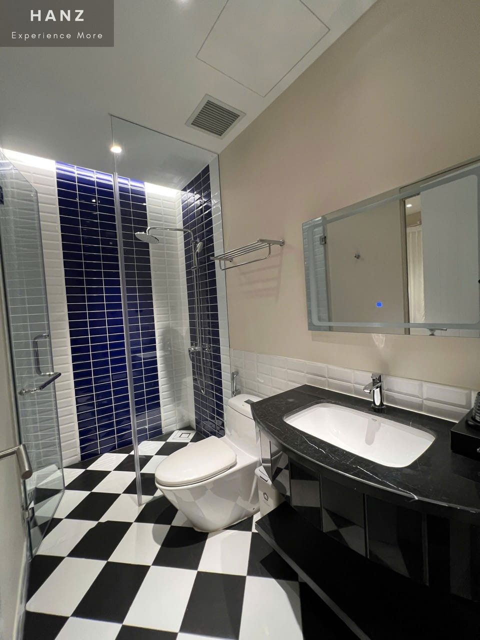 Superior Double Room | Bathroom | Shower, hydromassage showerhead, designer toiletries, hair dryer