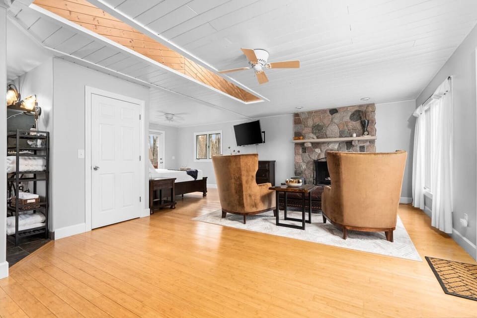 Very spacious Master bedroom with all new furniture (and new comfy mattress)