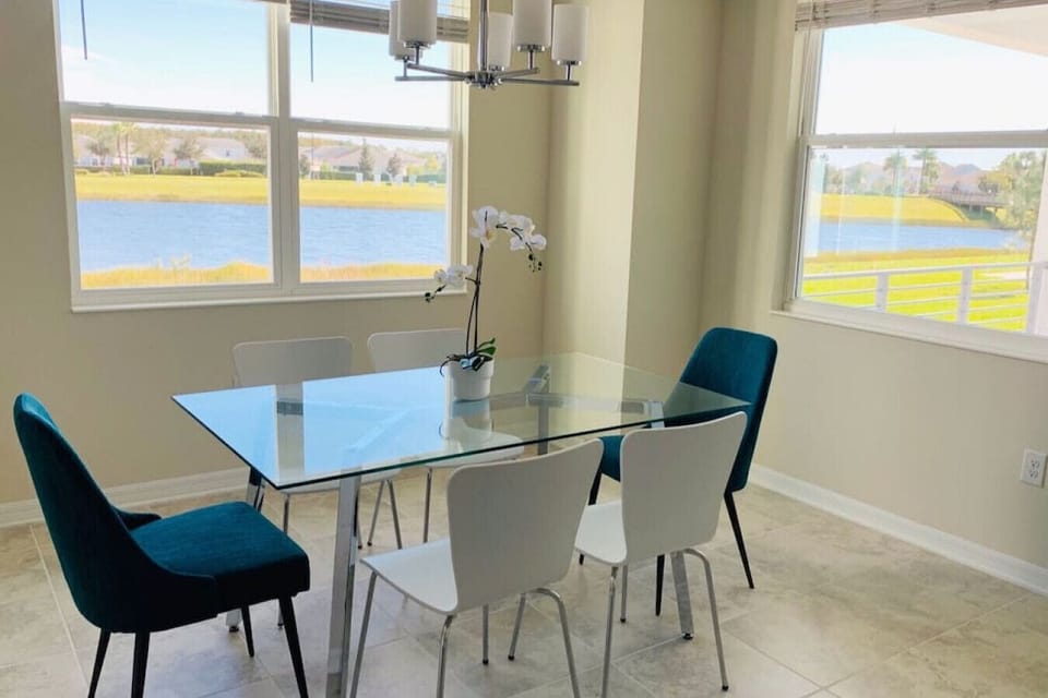 Dining room#Disney #Parks #StoreyLake #Apartment #Vacation #Rental #Kissimmee #Orlando