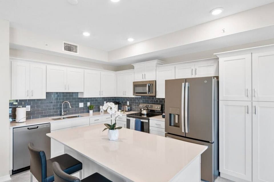 Full Kitchen!#Disney #Parks #StoreyLake #Apartment #Vacation #Rental #Kissimmee #Orlando