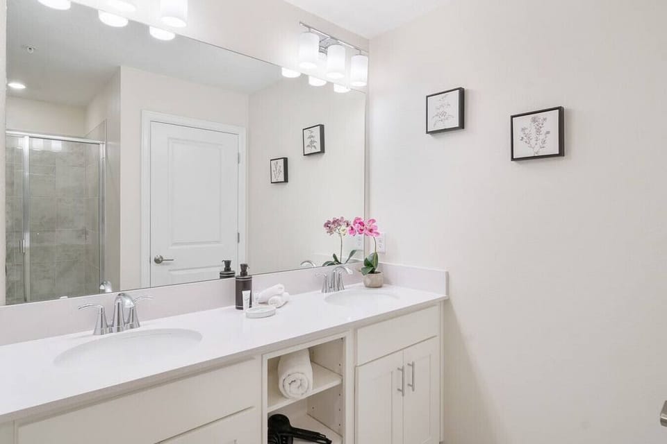 Master Bathroom!#Disney #Parks #kingdom #springs #StoreyLake #Apartment #Vacation #Rental #waterpark #Kissimmee #Orlando #universal #citywalk