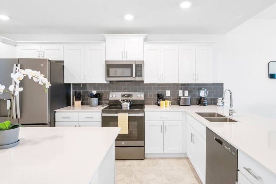 Kitchen Isle!#Disney #Parks #StoreyLake #Apartment #Vacation #Rental #Kissimmee #Orlando