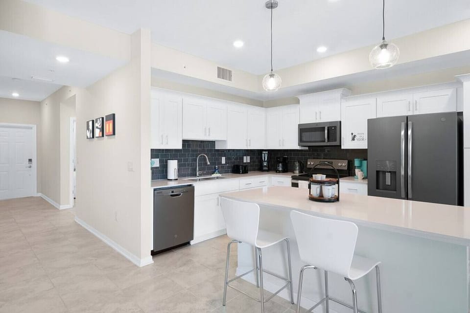 Kitchen!#Disney #Parks #kingdom #springs #StoreyLake #Apartment #Vacation #Rental #waterpark #Kissimmee #Orlando #universal #citywalk