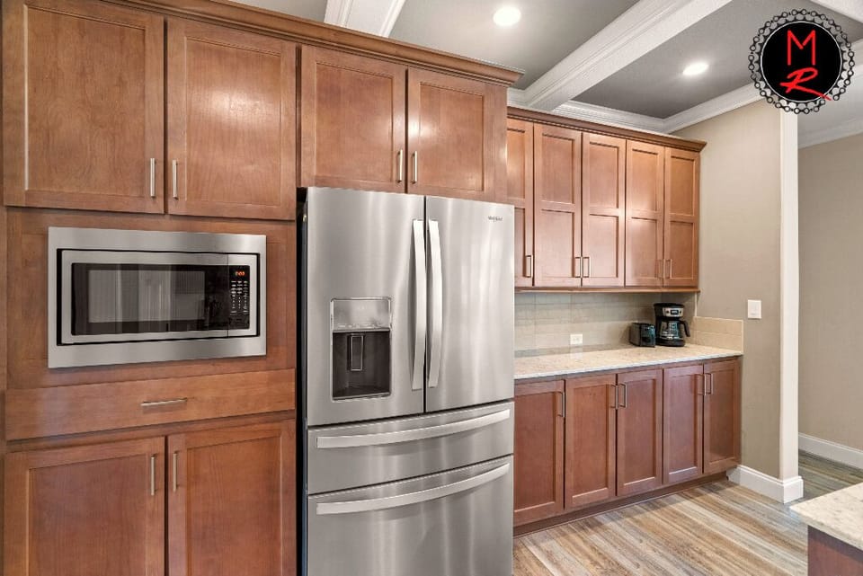 Our Factory Ride 4 bedroom 3 bath home sleeps 12
dining, kitchen area, large stove, fridge freezer, plenty of room to make amazing meals for the entire team