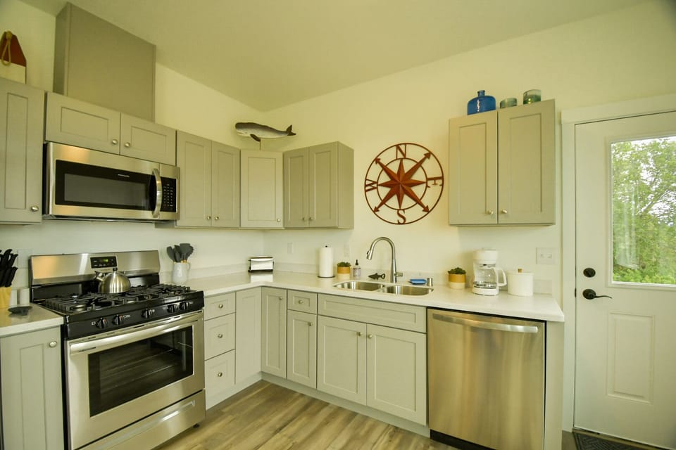 Fully Stocked Kitchen for all of your Vacation Needs!