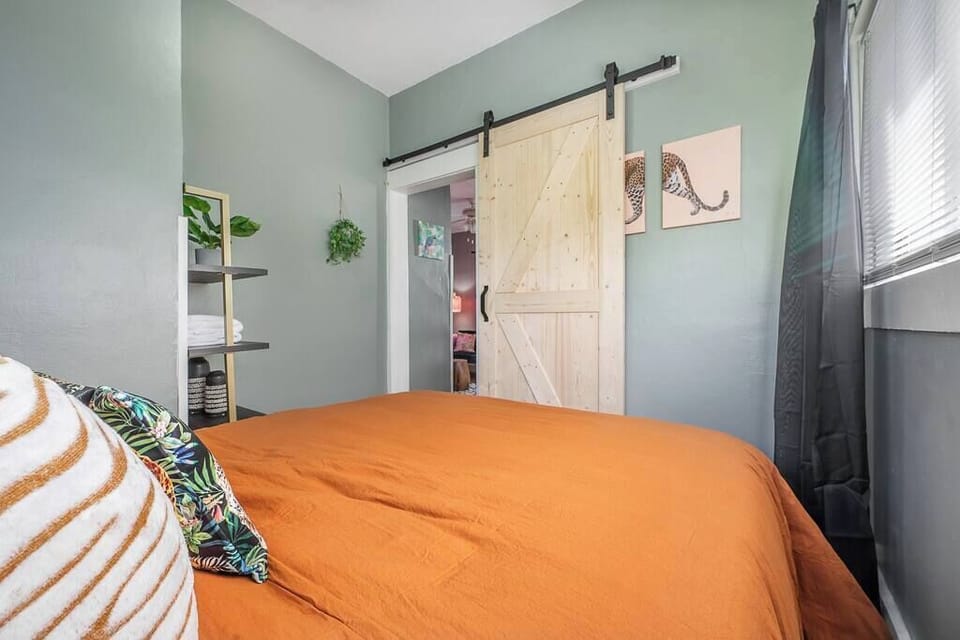 Comfy bed with crisp sheets, amazing pillows and towels for your stay!