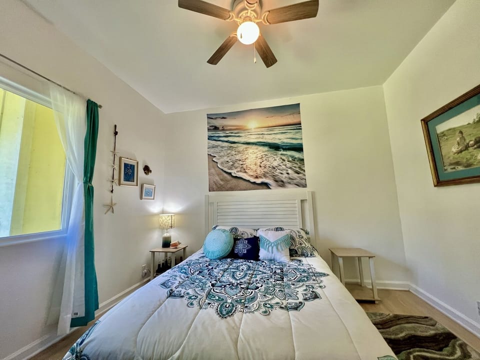 Basic Double Room | Premium bedding, WiFi (free), bed sheets