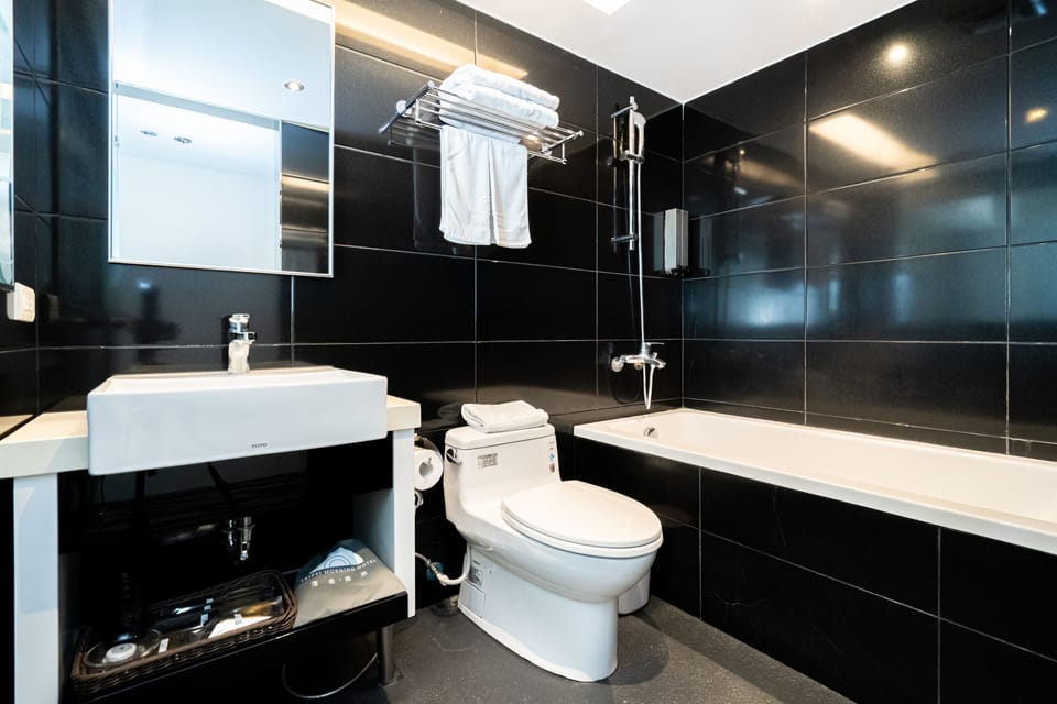 Standard Double Room | Bathroom | Free toiletries, hair dryer, slippers, bidet
