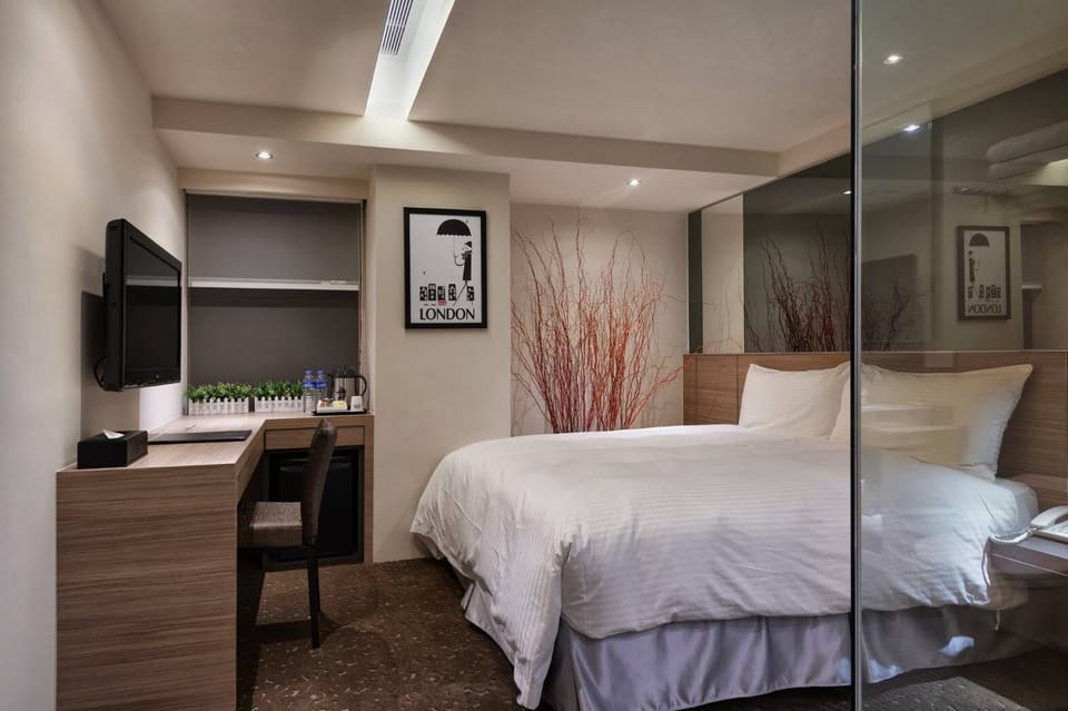 Standard Double Room | Premium bedding, down comforters, Select Comfort beds, desk