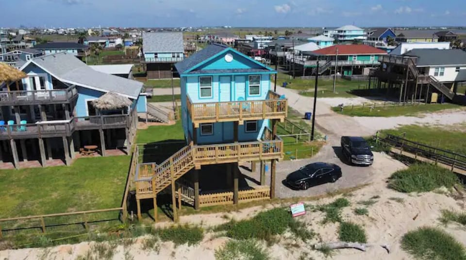 Private free parking. Very safe neighborhood and location that can’t be beat! 