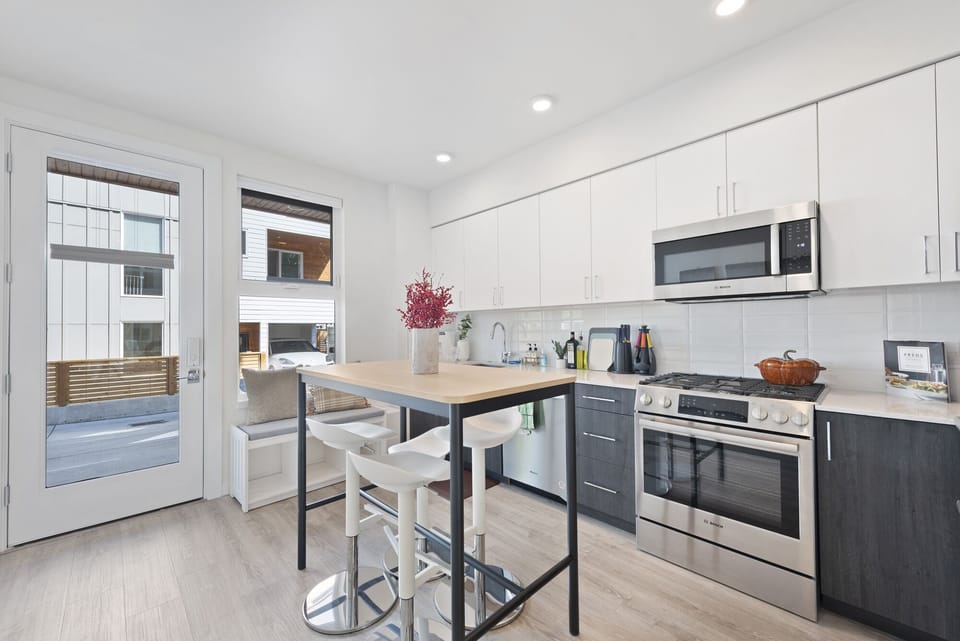 1st story: Kitchen/Dinning Area
