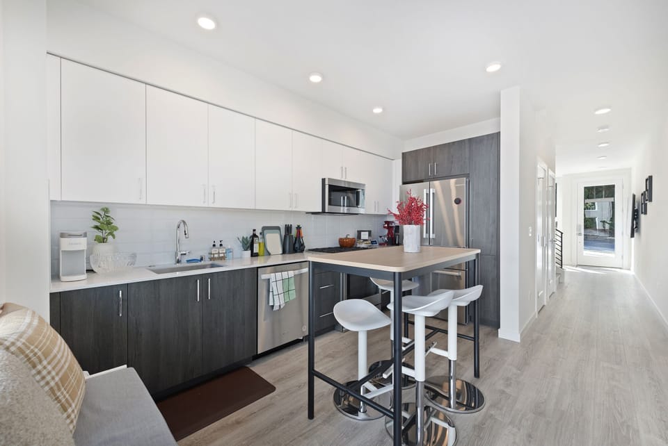 1st story: Kitchen/Dinning Area