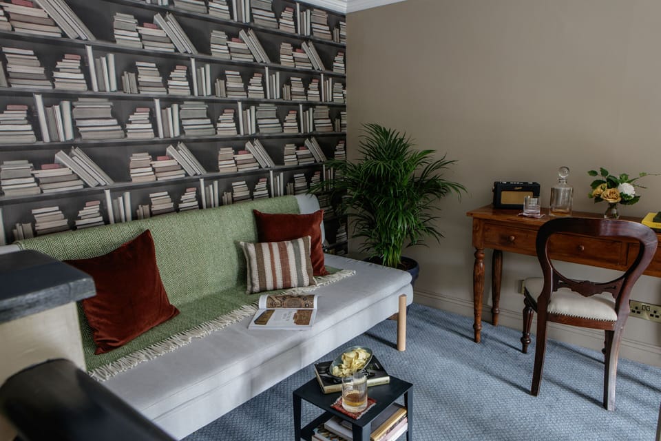 Executive Room | Premium bedding, in-room safe, desk, iron/ironing board