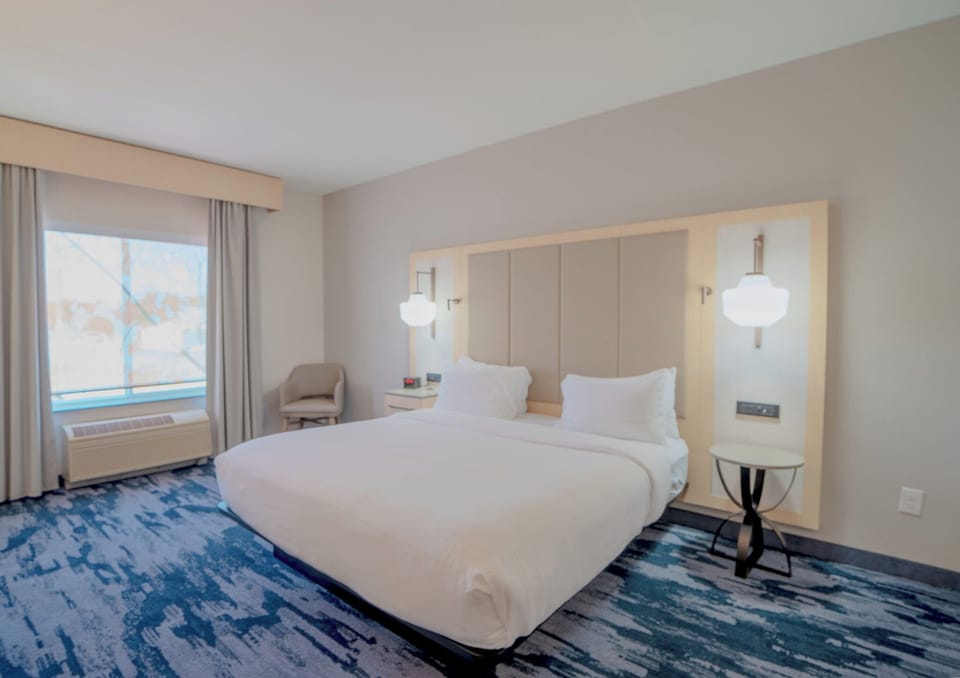 In-room safe, desk, iron/ironing board, rollaway beds (free)