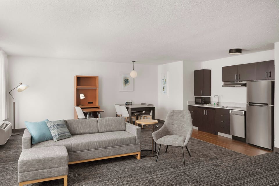 Studio, 1 King Bed with Sofa bed | In-room safe, desk, iron/ironing board, free cribs/infant beds