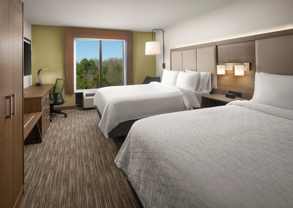 In-room safe, desk, iron/ironing board, free WiFi